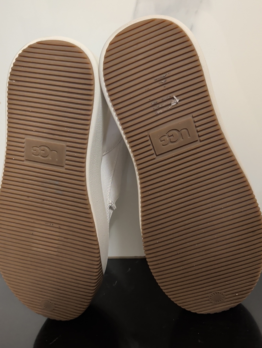 UGG® Women's EZ-Duzzit T-Strap Platform Flats Size 6 Used Exc MSRP $120 - Picture 9 of 11